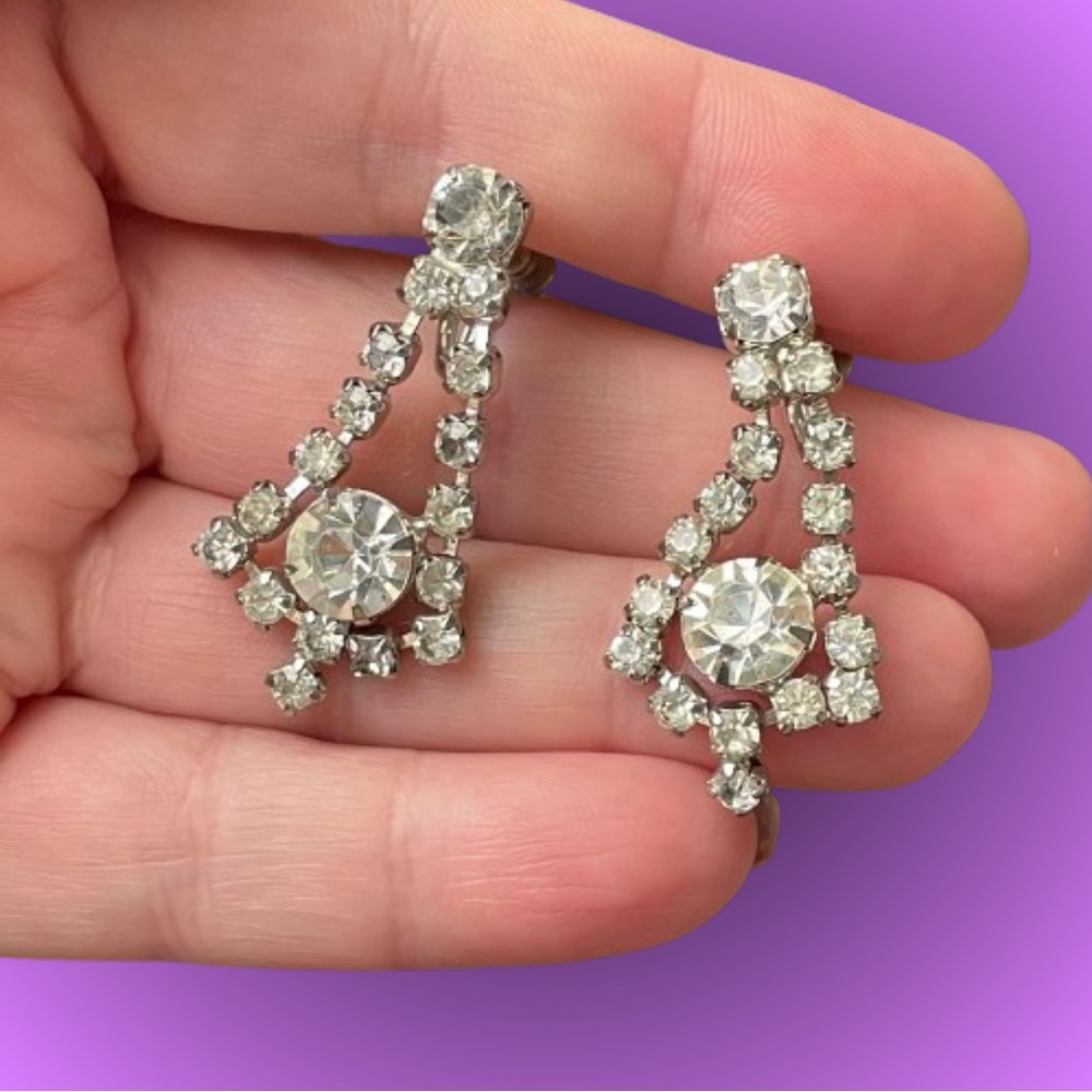 Vintage clear/white rhinestone screwback dangle earrings